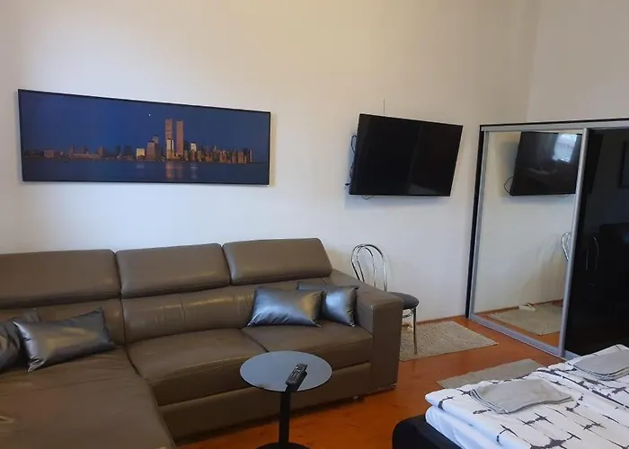 Monar Center Free Parking