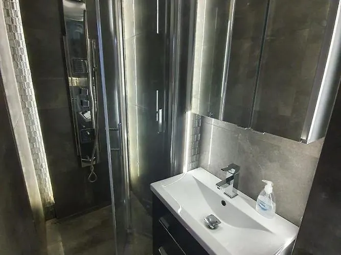 Monar Center Free Parking